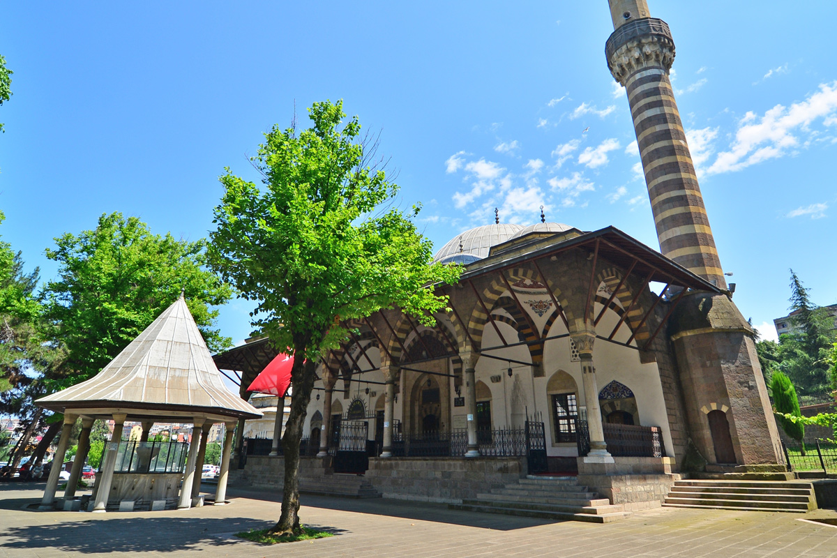 Gülbahar Hatun Camii ve Türbesi